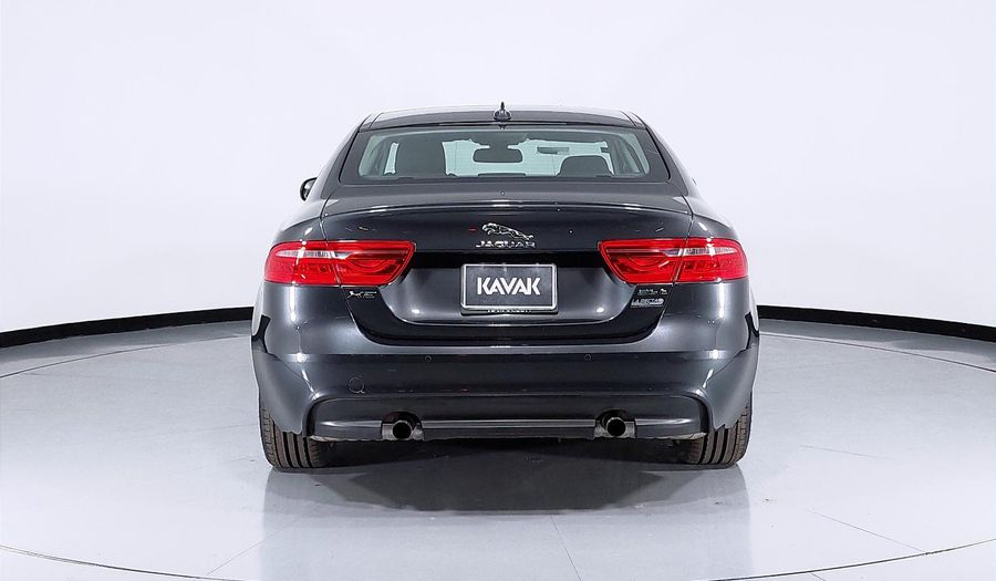 Jaguar Xe 2.0 RSPORT AUTO Sedan 2016