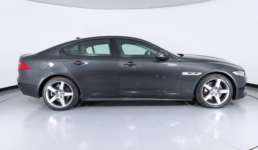 Jaguar Xe 2.0 RSPORT AUTO Sedan 2016