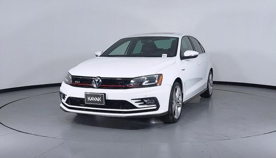 Volkswagen • Jetta