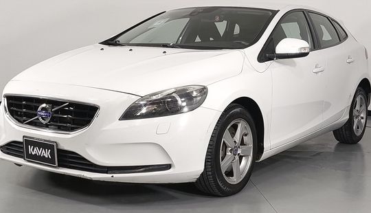 Volvo • V40