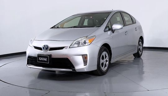 Toyota • Prius