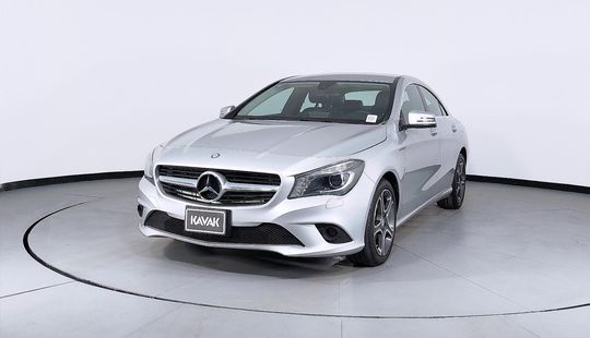 Mercedes Benz • Clase CLA