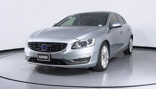 Volvo • S60