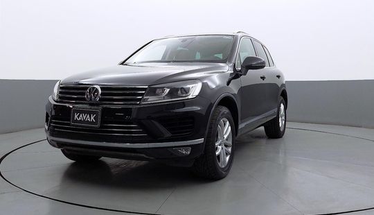 Volkswagen • Touareg