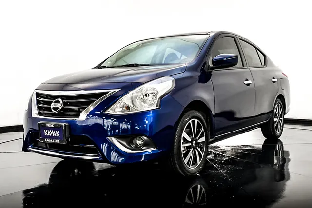 Nissan · Versa