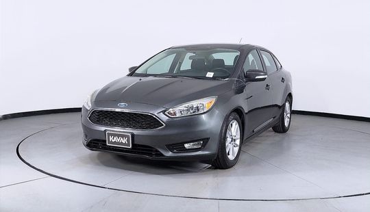 Ford Focus 2.0 SE AT