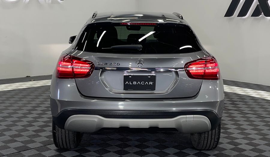 Mercedes Benz Clase Gla 1.6 GLA 200 DCT Suv 2020