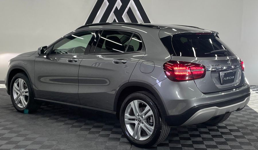 Mercedes Benz Clase Gla 1.6 GLA 200 DCT Suv 2020
