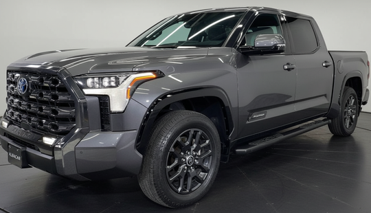 Toyota • Tundra