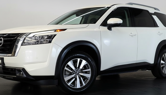Nissan • Pathfinder