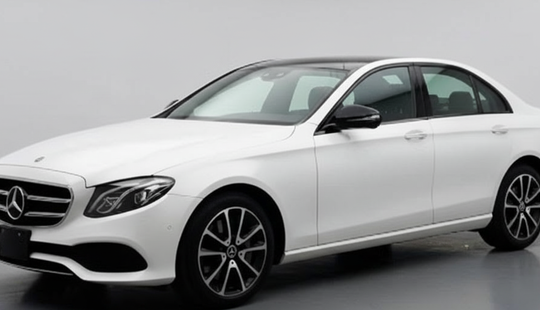 Mercedes Benz • Clase E