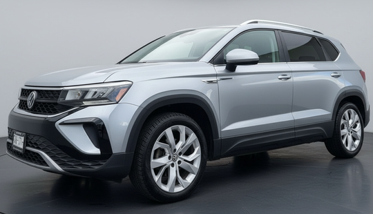 2024 • 44,600 km • Automático