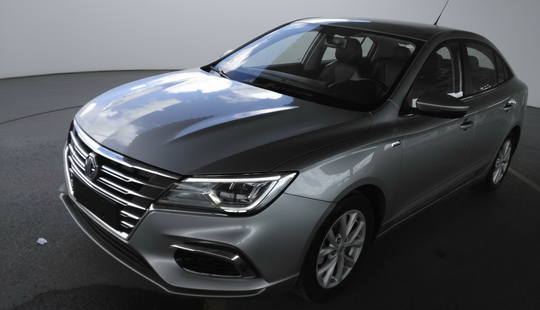 2023 • 75,488 km • Automático