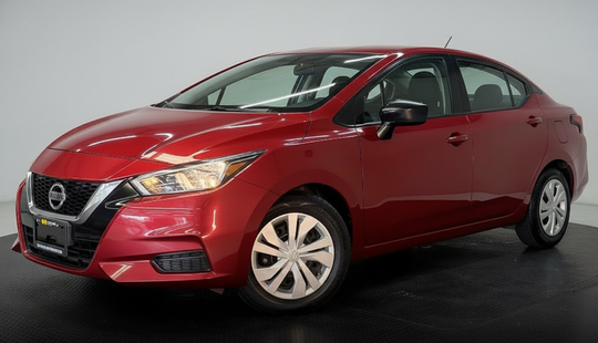Nissan • Versa