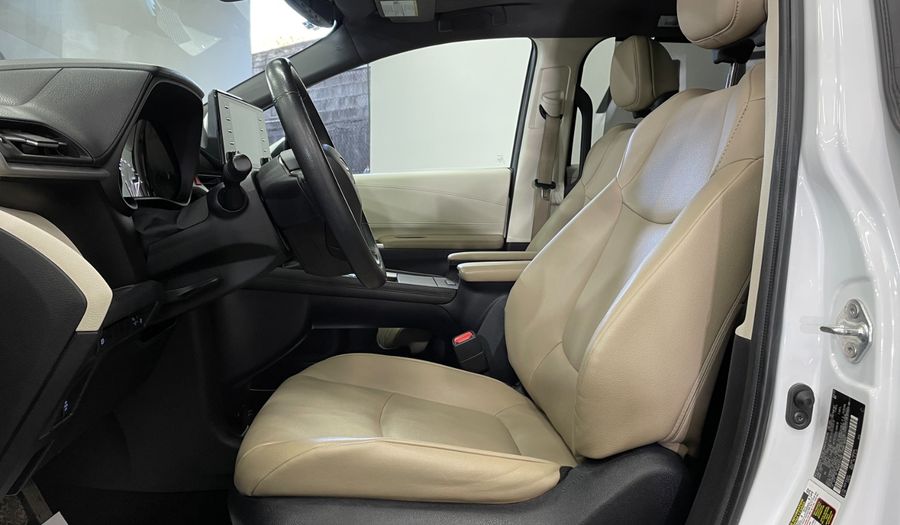 Toyota Sienna 2.5 HEV XLE PIEL AUTO Minivan 2022