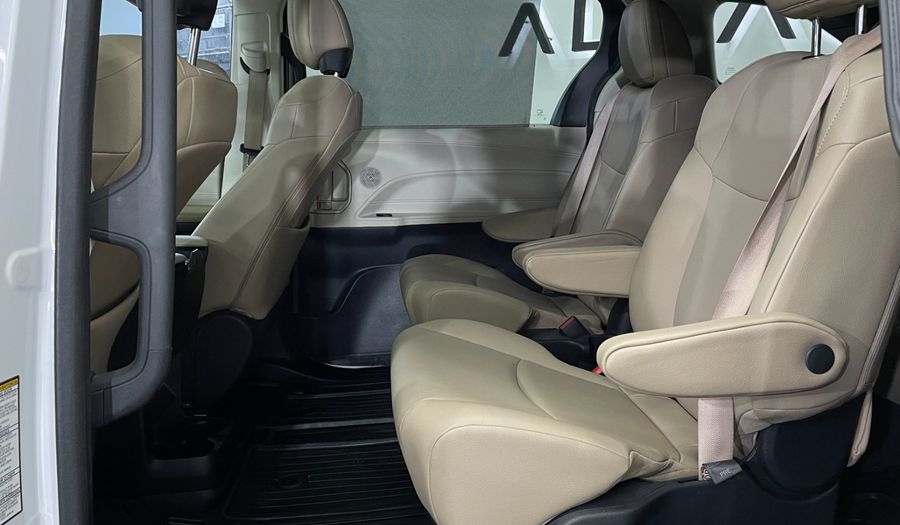 Toyota Sienna 2.5 HEV XLE PIEL AUTO Minivan 2022
