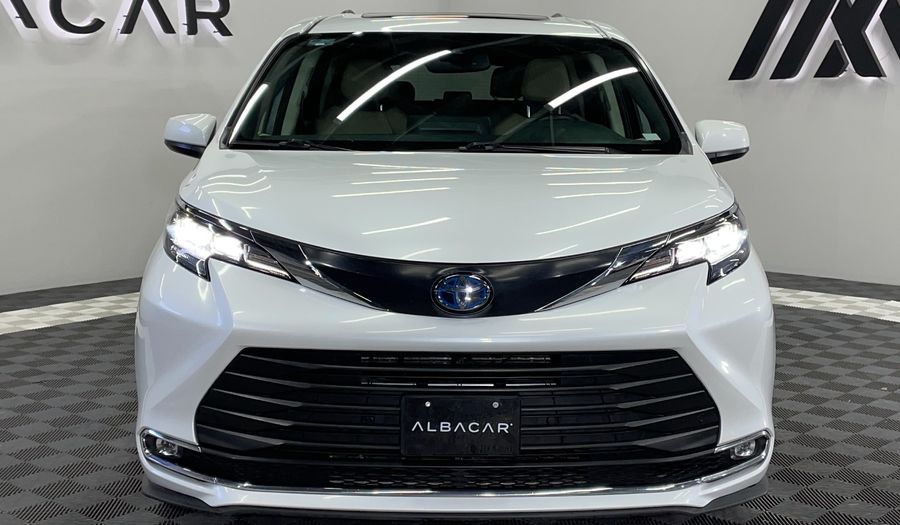 Toyota Sienna 2.5 HEV XLE PIEL AUTO Minivan 2022