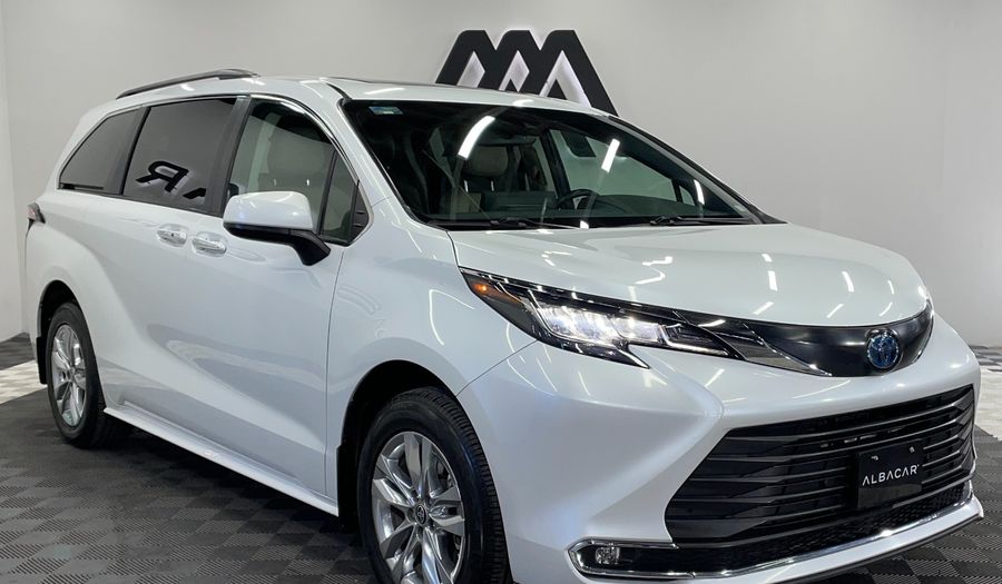 Toyota Sienna 2.5 HEV XLE PIEL AUTO Minivan 2022