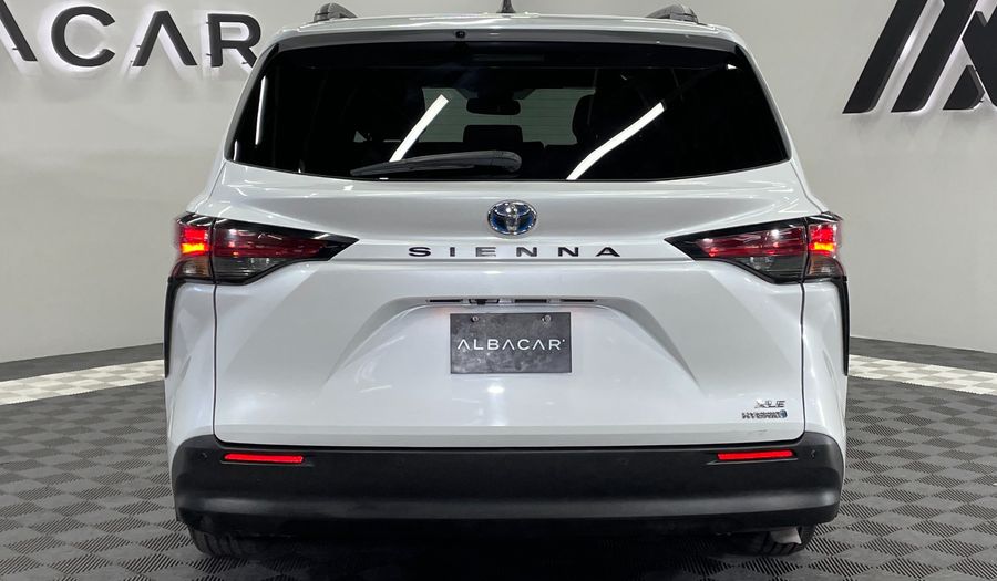 Toyota Sienna 2.5 HEV XLE PIEL AUTO Minivan 2022