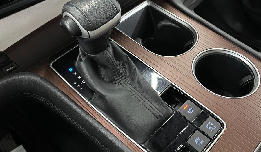 Toyota Sienna 2.5 HEV XLE PIEL AUTO Minivan 2022