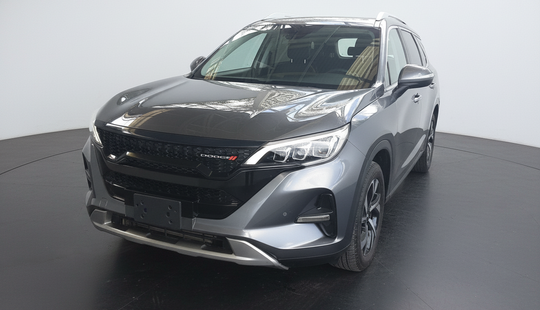 2023 • 66,914 km • Automático