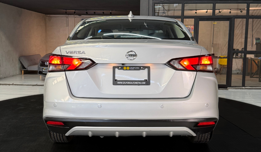 Nissan Versa 1.6 EXCLUSIVE CVT Sedan 2020