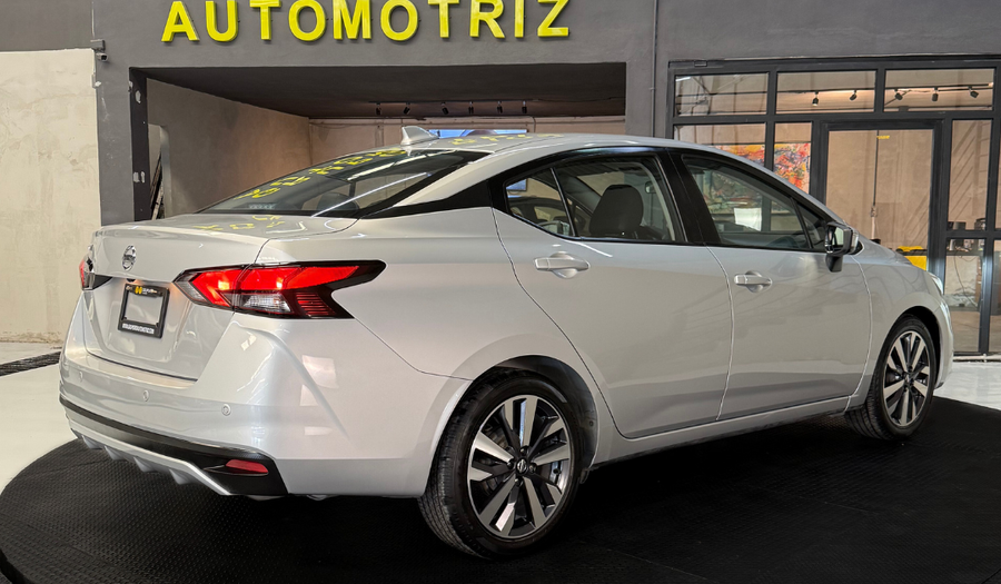 Nissan Versa 1.6 EXCLUSIVE CVT Sedan 2020