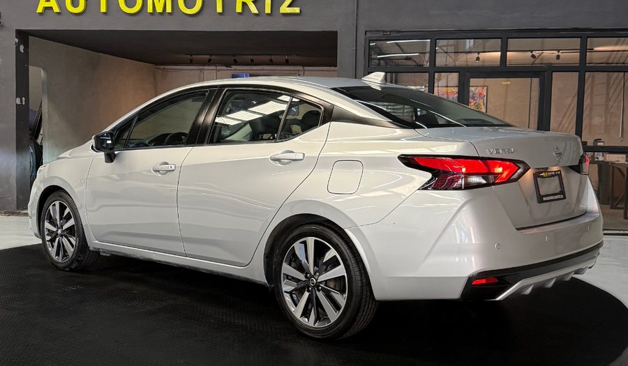 Nissan Versa 1.6 EXCLUSIVE CVT Sedan 2020