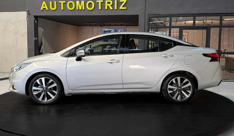 Nissan Versa 1.6 EXCLUSIVE CVT Sedan 2020