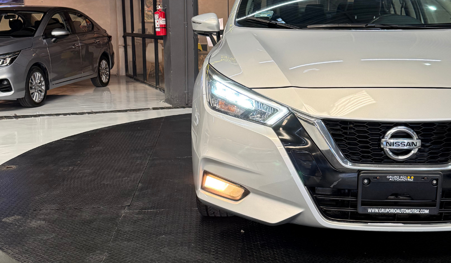 Nissan Versa 1.6 EXCLUSIVE CVT Sedan 2020