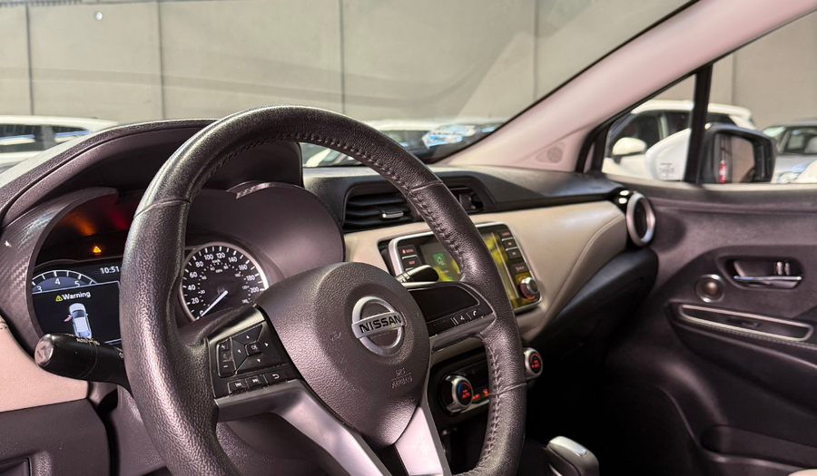 Nissan Versa 1.6 EXCLUSIVE CVT Sedan 2020