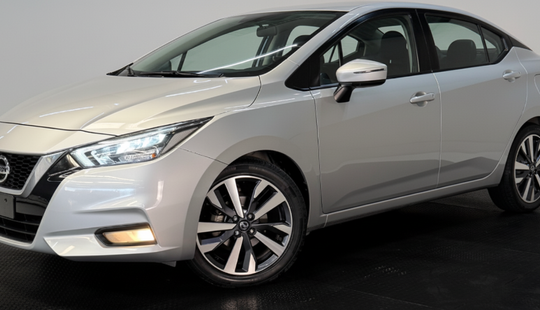 Nissan • Versa