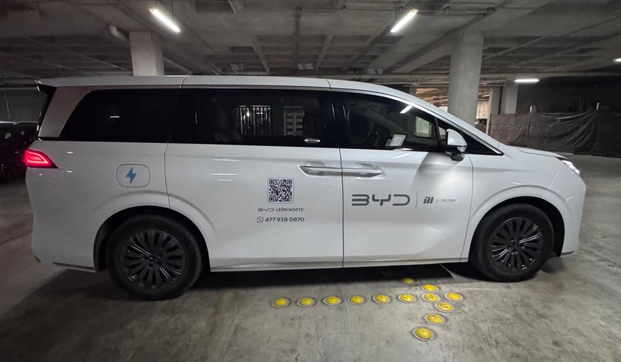 Byd M9 1.5T PHEV DM-I GL AUTO Minivan 2026