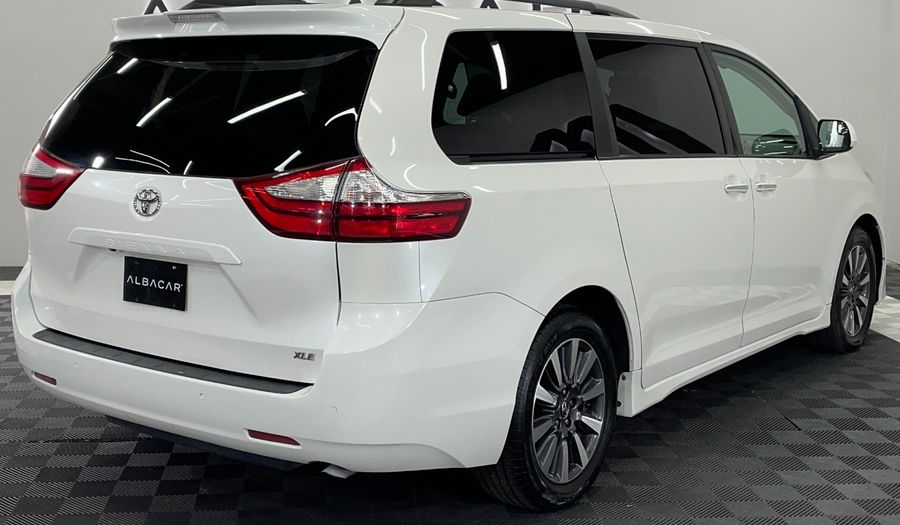 Toyota Sienna 3.5 XLE PIEL AUTO Minivan 2019