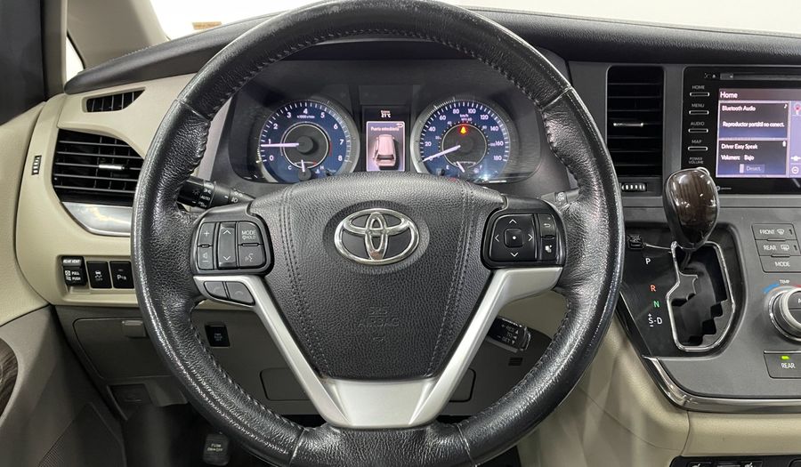 Toyota Sienna 3.5 XLE PIEL AUTO Minivan 2019