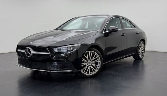 Mercedes Benz • Clase CLA