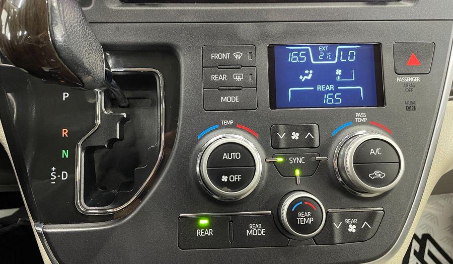 Toyota Sienna 3.5 XLE PIEL AUTO Minivan 2019