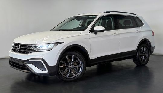 Volkswagen • Tiguan