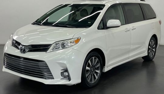 Toyota • Sienna