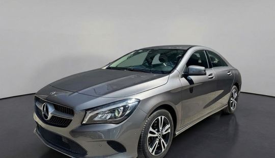 Mercedes Benz • Clase CLA