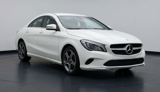 Mercedes Benz • Clase CLA
