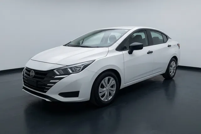 Nissan · Versa
