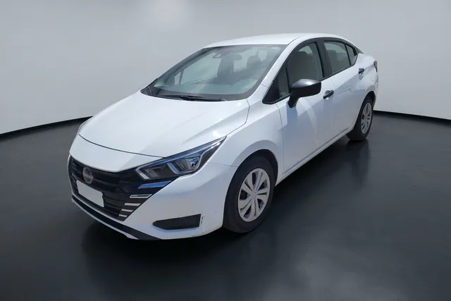 Nissan · Versa