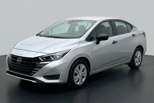 Nissan · Versa