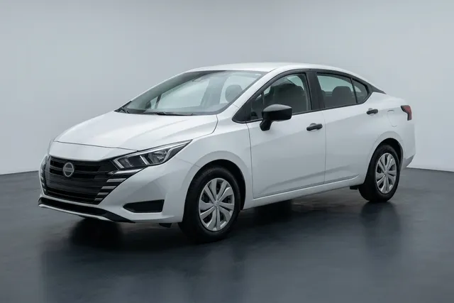 Nissan · Versa