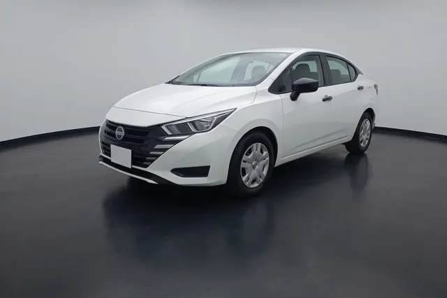 Nissan · Versa