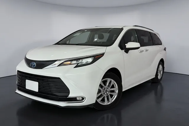 Toyota · Sienna