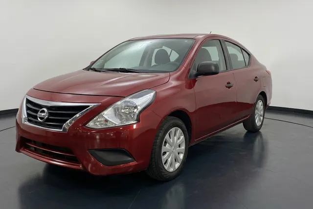 Nissan · Versa