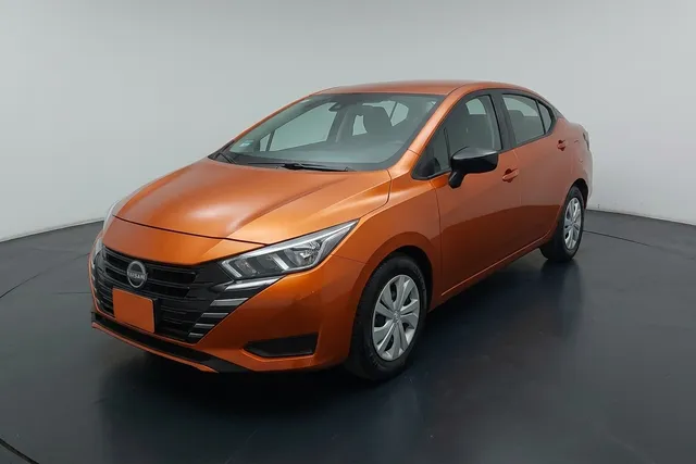 Nissan · Versa