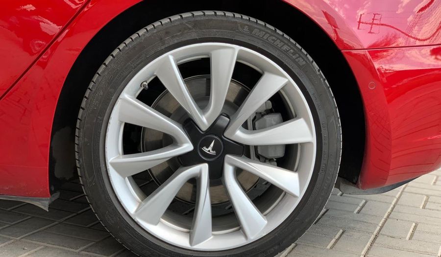 Tesla Model 3 LONG RANGE Sedan 2019